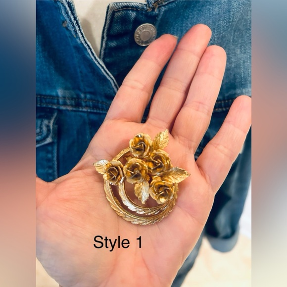 Large Floral Vintage Brooch - Picture 5 of 7